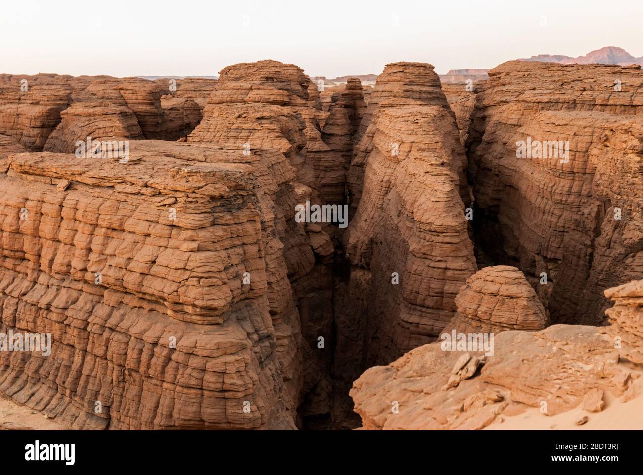 Labyrithe de formation de roches appelé d'Oyo dans le plateau Ennedi sur dessert Sahara, Tchad, Afrique. Banque D'Images