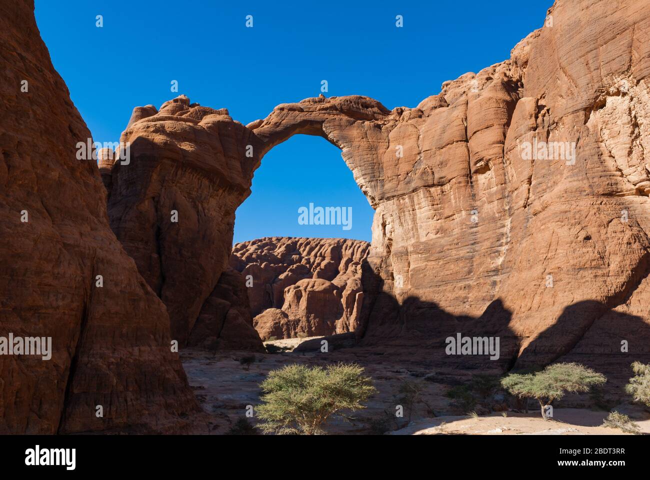 Résumé roches formation d'Aloba arc au plateau Ennedi, dans le désert du Sahara, Tchad, Adrica Banque D'Images
