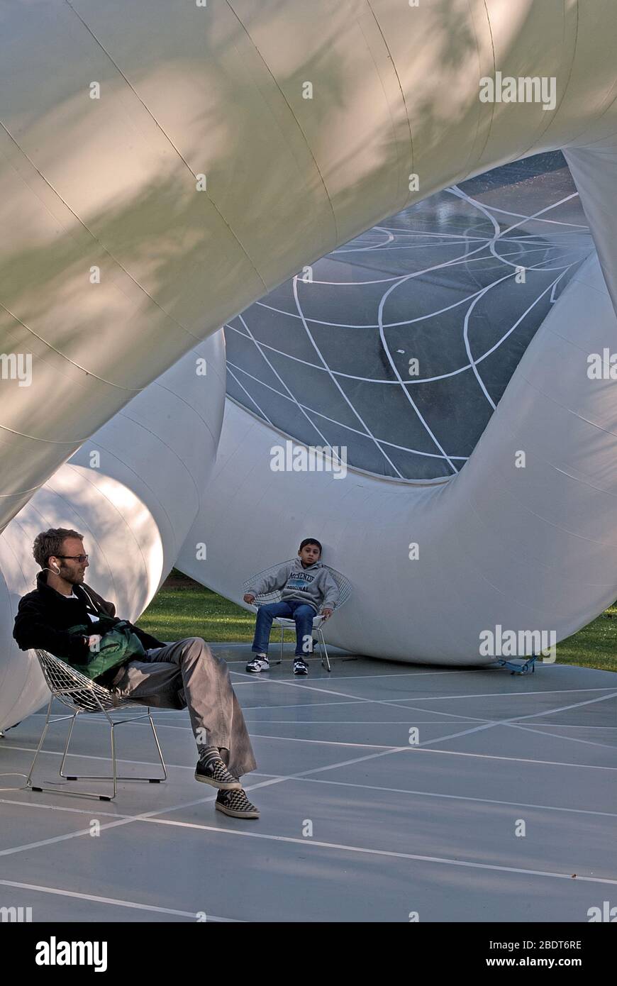 Pavillon du triomphe Pavillon de la paix, jardins du musée, Cambridge Heath Road, Londres E2 par Atelier Zundel Cristea AZC Architecte Banque D'Images