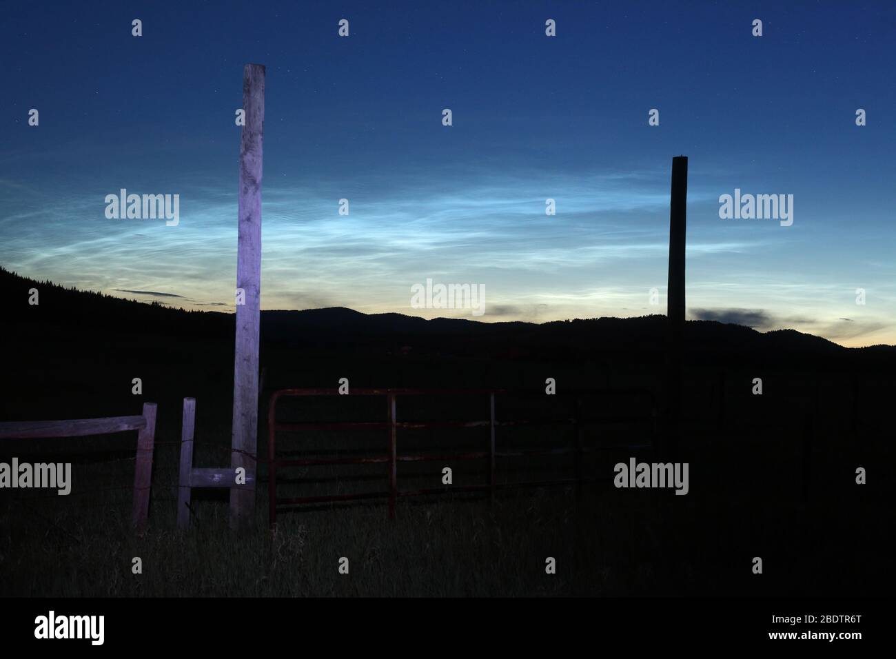 Nuages Noctilucent au-dessus de l'Alberta Banque D'Images