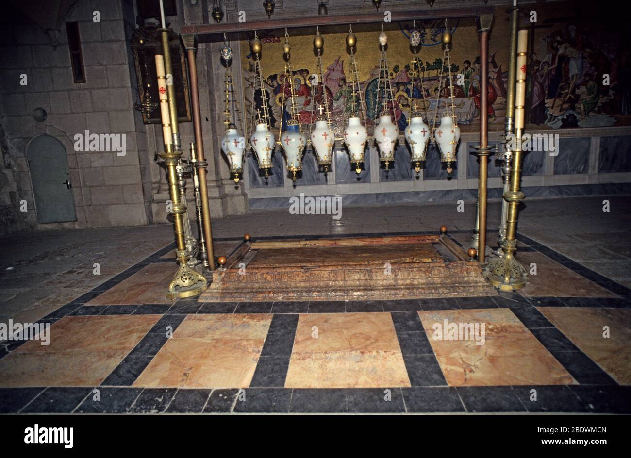 Israël, Jérusalem Vieille Ville, la pierre de l'onction de l'église du Saint Sépulcre Banque D'Images