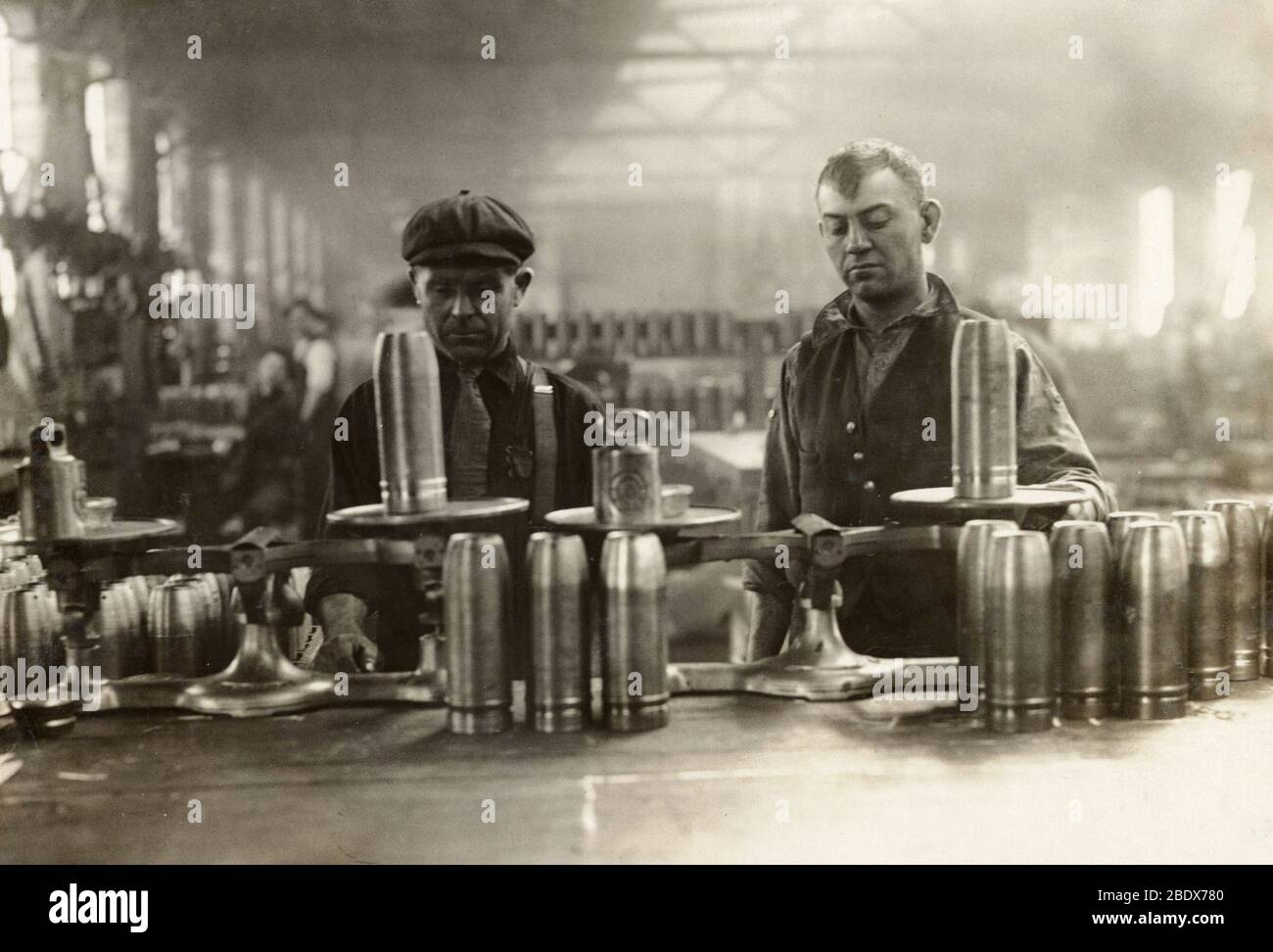 Shell Manufacturing, première Guerre mondiale, 1914, Canada Banque D'Images