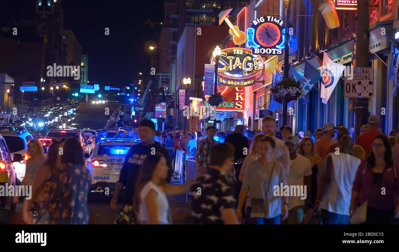 Police car on Duty à Nashville Broadway - NASHVILLE, ÉTATS-UNIS - 17 JUIN 2019 Banque D'Images