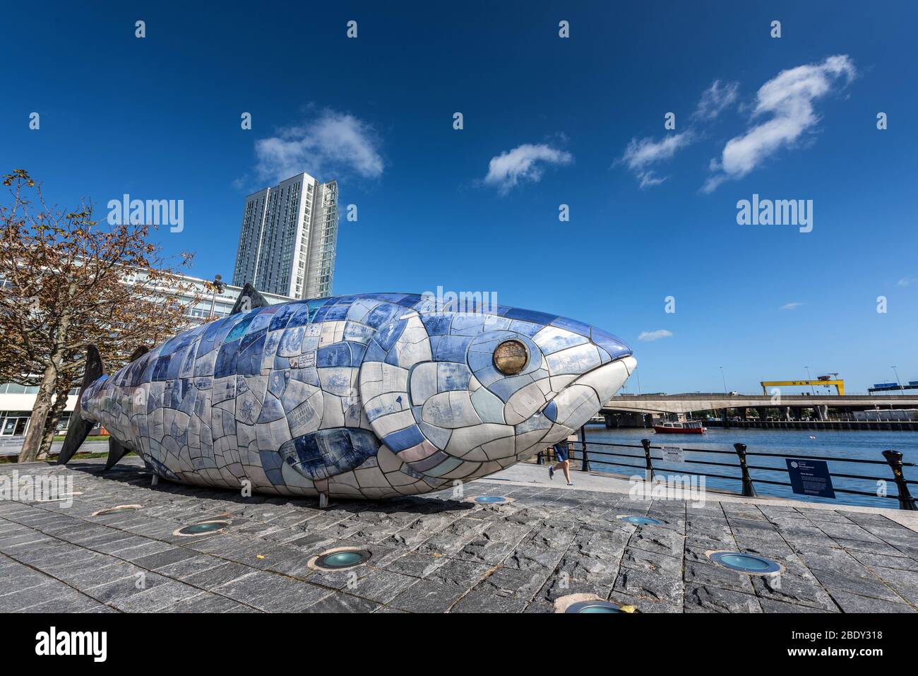 Célèbre statue de poisson à Belfast, Irlande du Nord, Royaume-Uni Banque D'Images