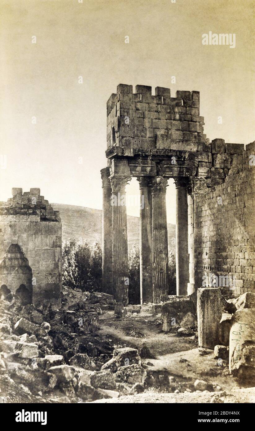 Peristyle, Temple de Bacchus, Baalbek Banque D'Images