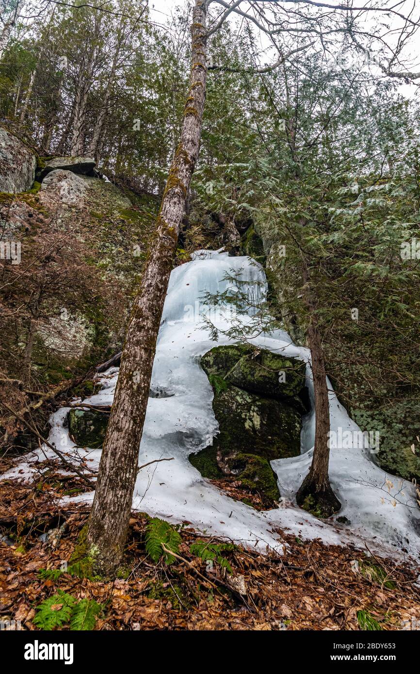 Parc national de la Péninsule-Bruce, Grotto & Indian Head Cove Parc national Fathon Five Tobermory Ontario Canada en hiver Banque D'Images