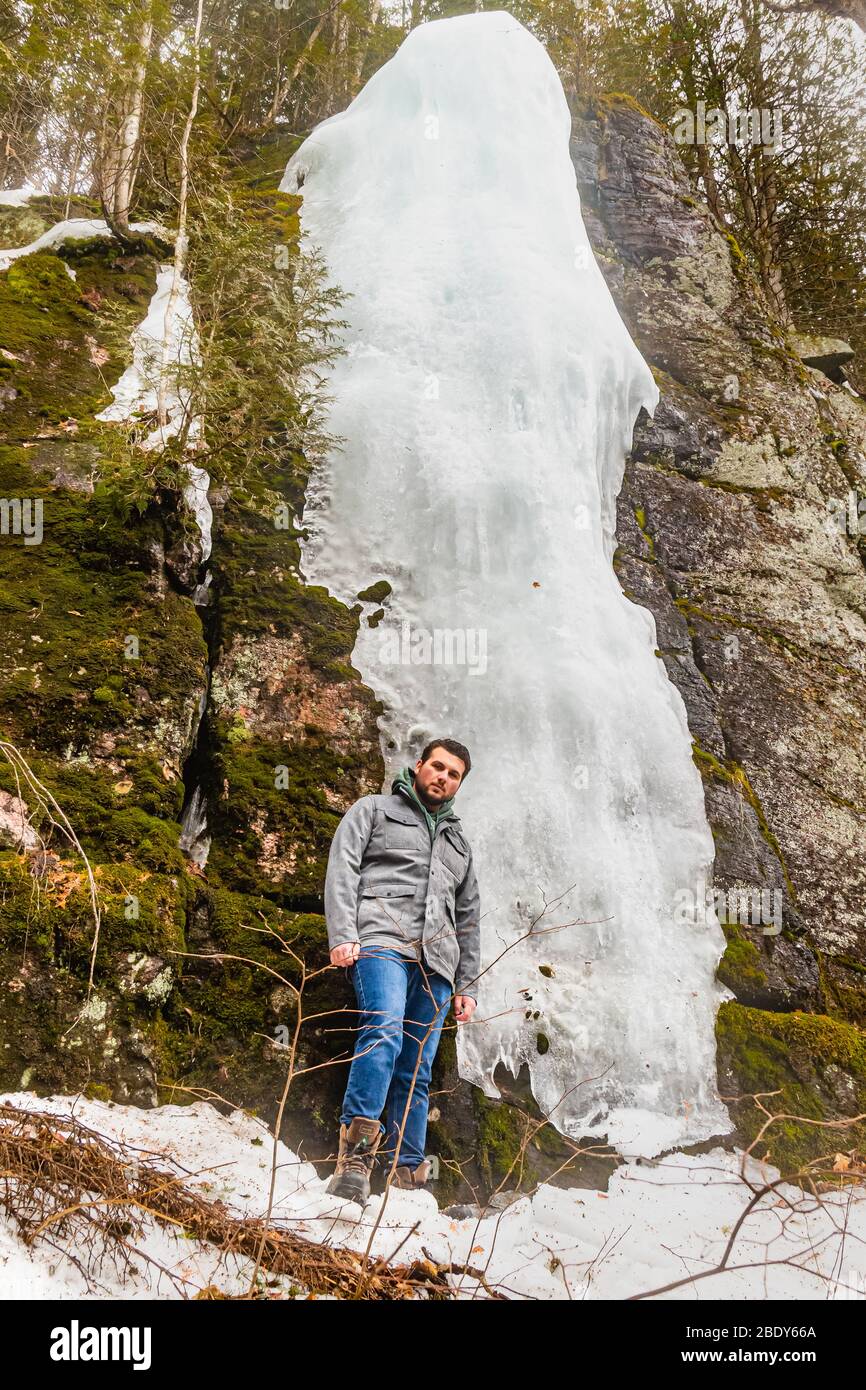 Parc national de la Péninsule-Bruce, Grotto & Indian Head Cove Parc national Fathon Five Tobermory Ontario Canada en hiver Banque D'Images