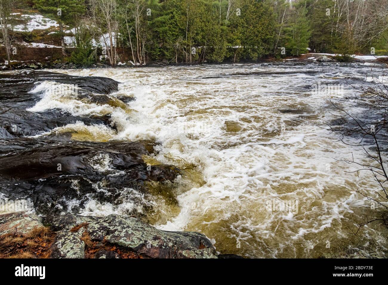 Parc national de la Péninsule-Bruce, Grotto & Indian Head Cove Parc national Fathon Five Tobermory Ontario Canada en hiver Banque D'Images