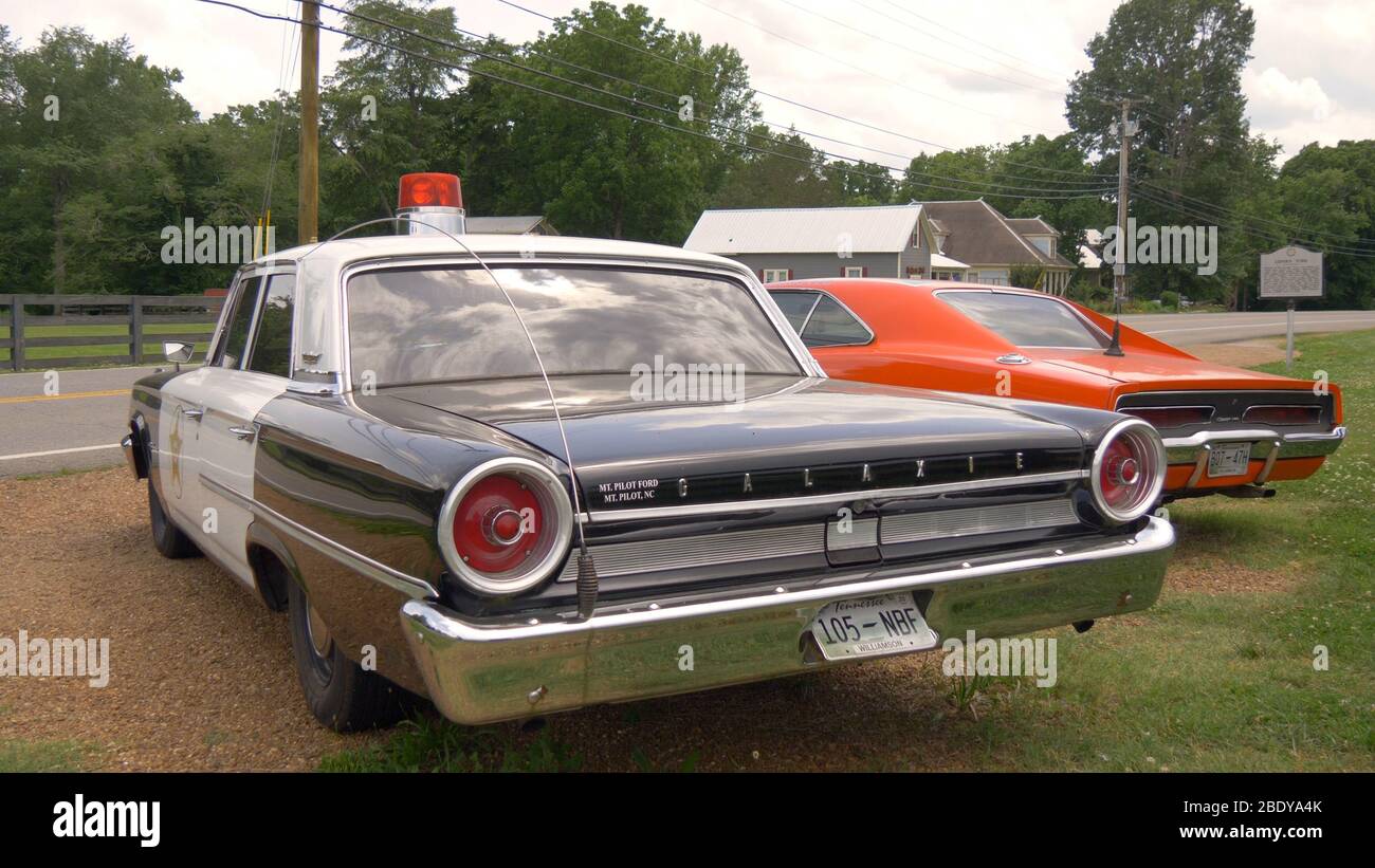 Ancienne voiture de police à Leipers Fork - LEIPERS FORK, ÉTATS-UNIS - 17 JUIN 2019 Banque D'Images