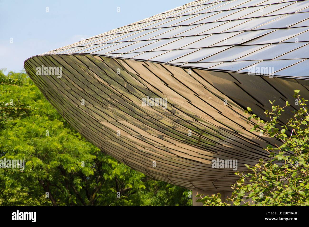 Bâtiment futuriste, Millennium Park, Chicago, Illinois, États-Unis Banque D'Images