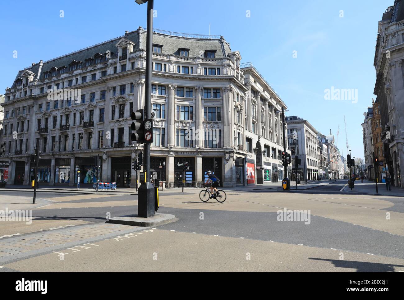 Oxford Circus, déserté au centre de Londres, dans le cadre du verrouillage pandémique du coronavirus, au Royaume-Uni Banque D'Images