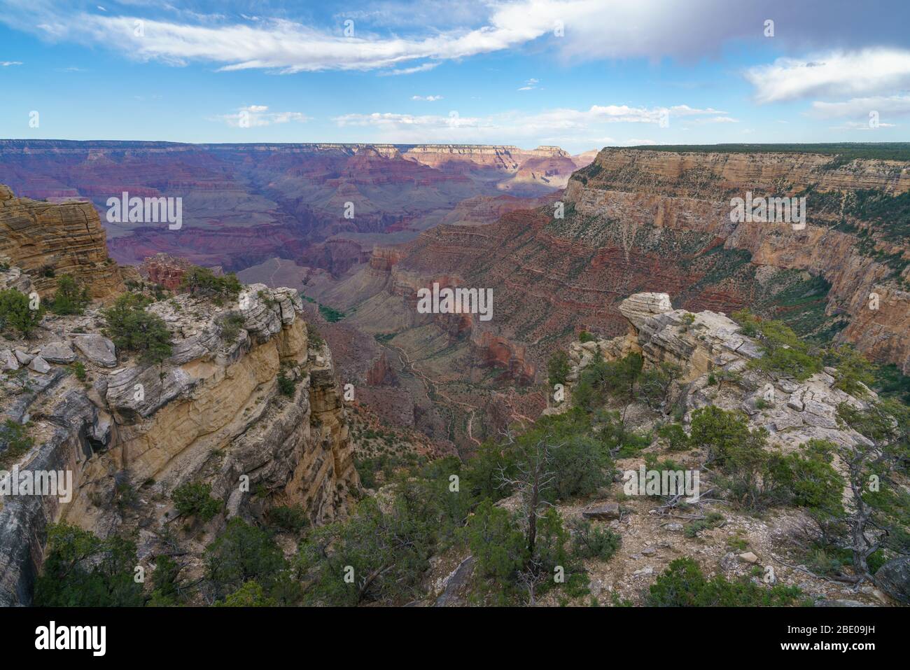 point de vue sur le sentier du bord au bord sud du grand canyon en arizona aux états-unis Banque D'Images