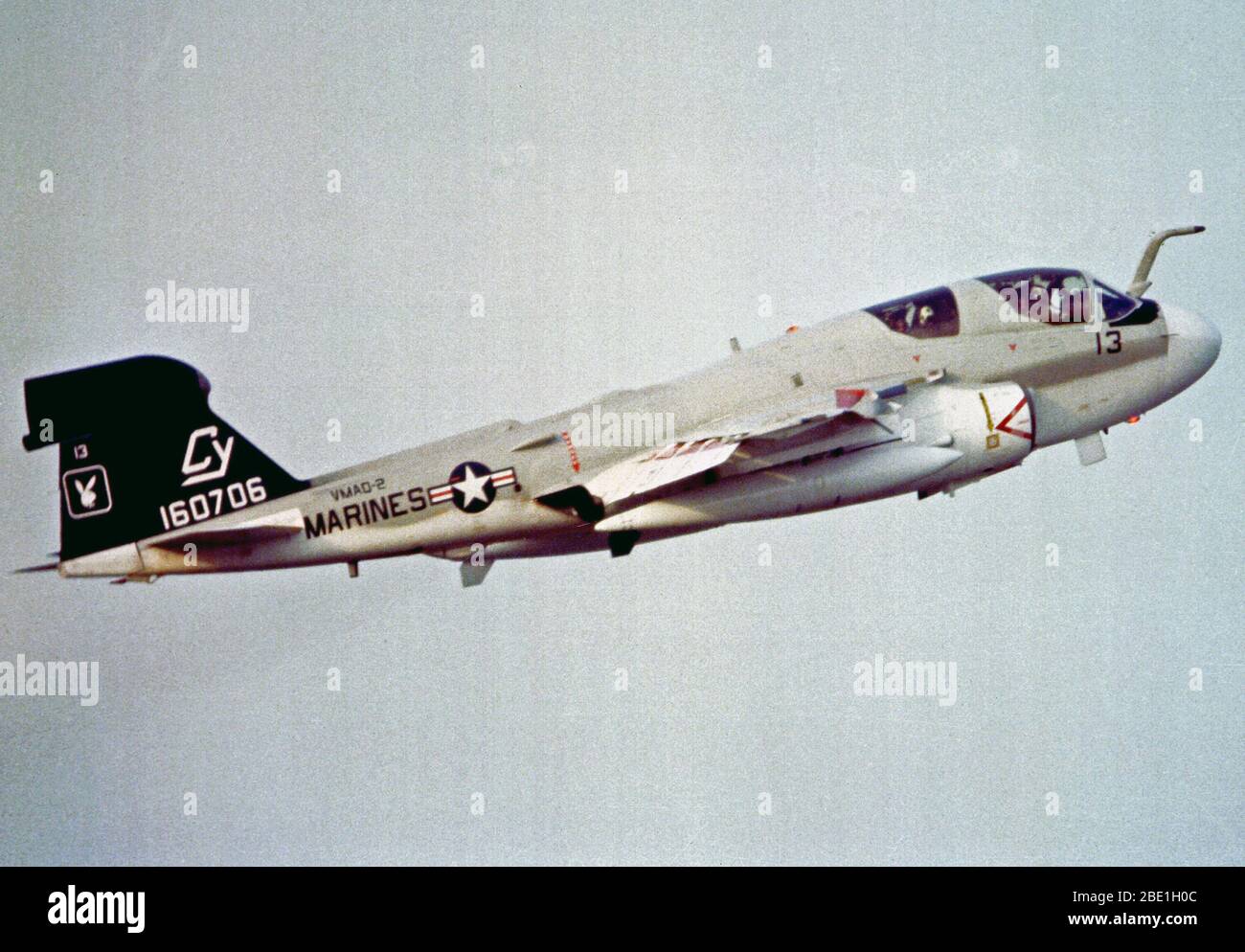 1980 - Un avion vue du côté droit de l'aire marine de EA-6B Prowler aéronef au cours de l'effort à faire face au nord '80 Banque D'Images