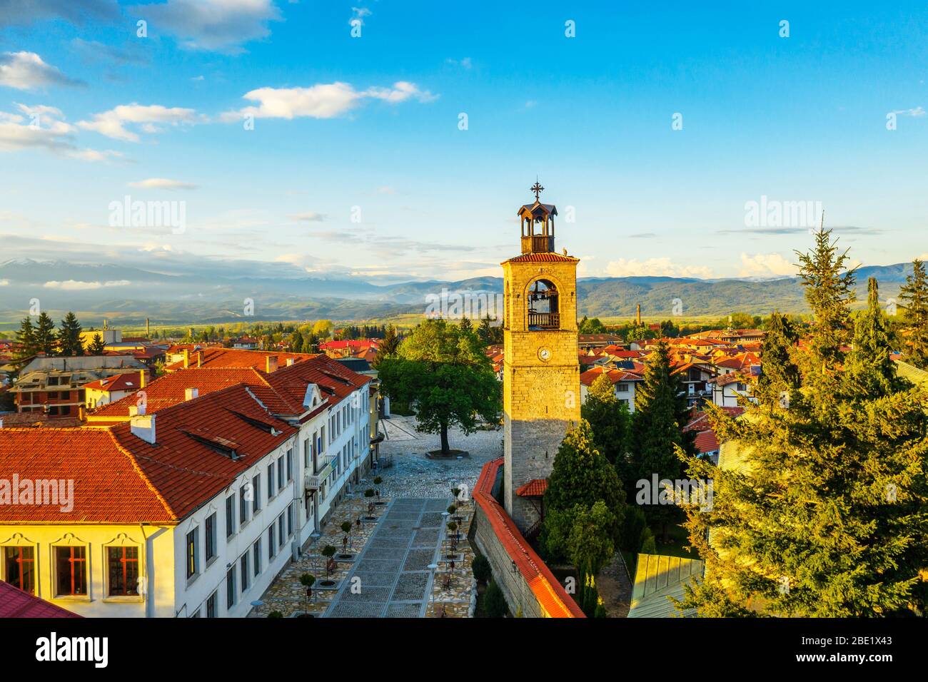 Europe, Bulgarie, Bansko, vue aérienne de la vieille ville de Bansko, église de la Trinité Banque D'Images