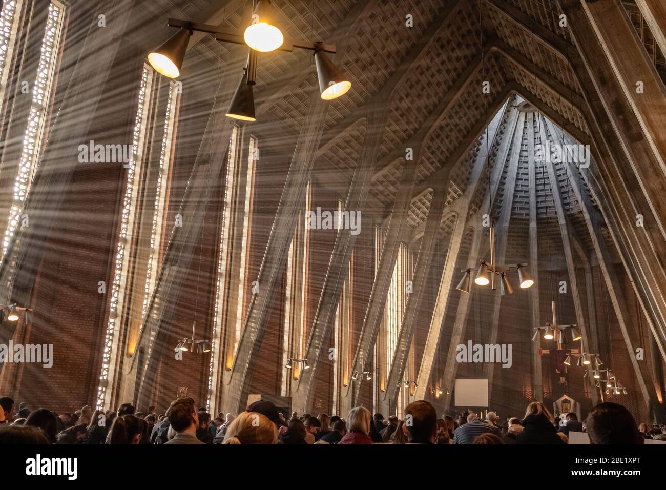 Sainte messe dans l'Église de Saint-Dominic à Varsovie Banque D'Images