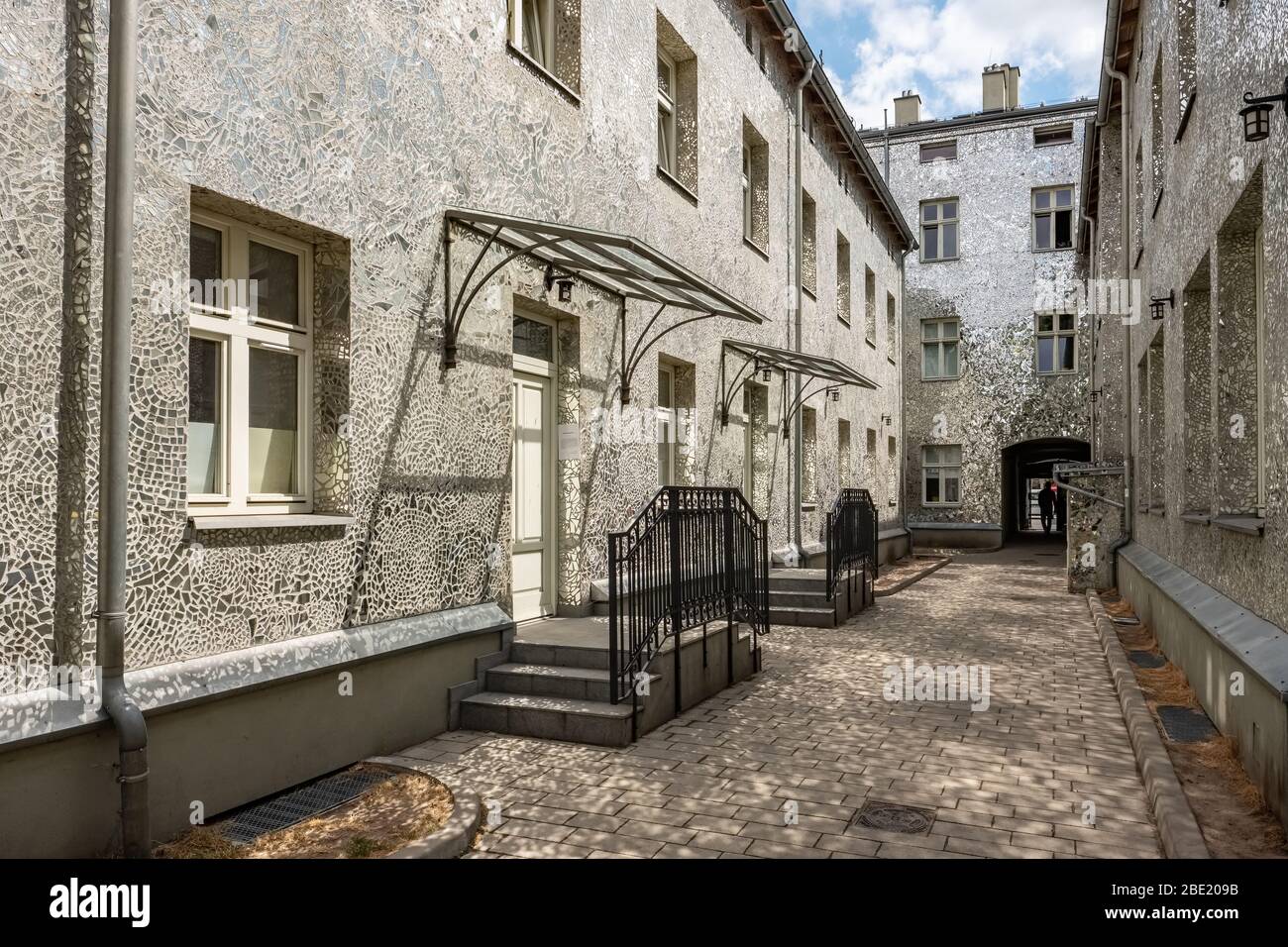 Bâtiment avec murs miroirs dans la ville de Lodz, Pologne. Banque D'Images