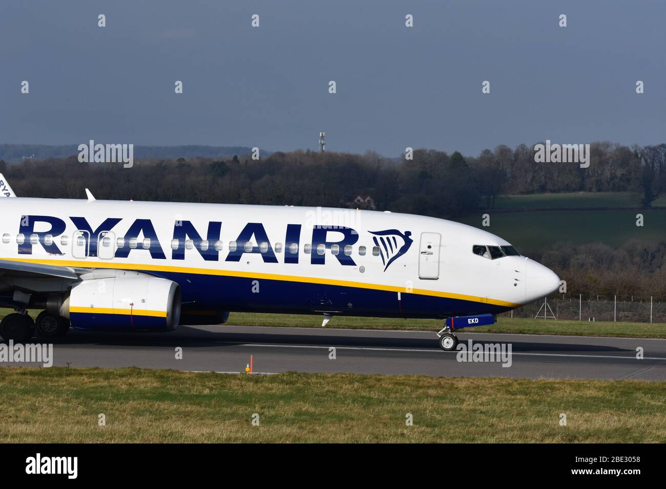 Un avion Ryanair à l'aéroport de Bristol Banque D'Images