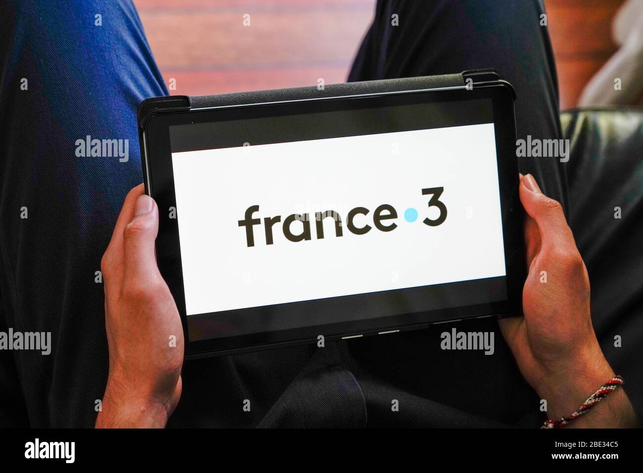 Bordeaux , Aquitaine / France - 03 03 2020 : France 3 tv france chaîne  télévision logo signe écran tablette de service public français langue  Photo Stock - Alamy