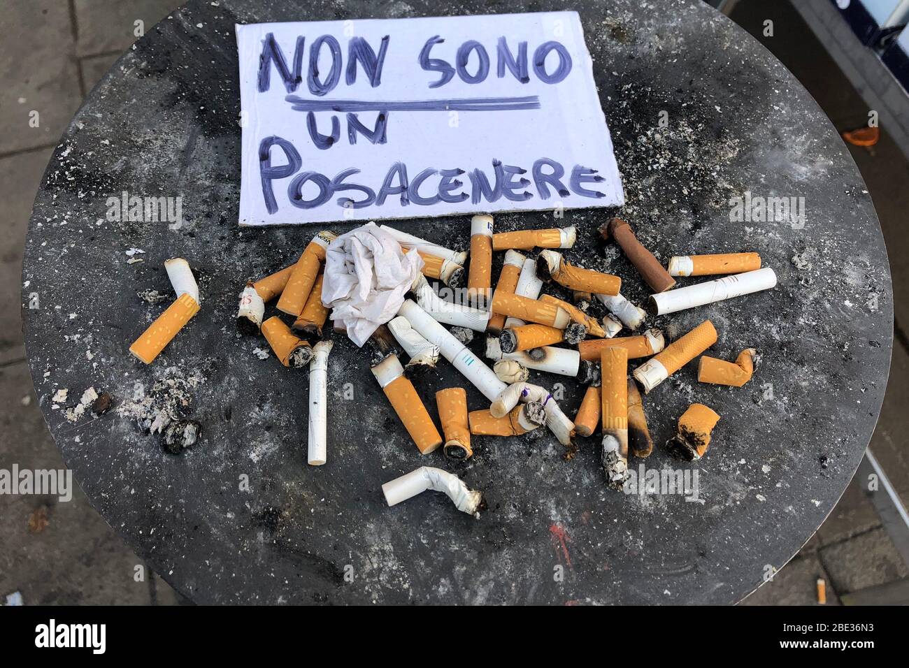 Ferrara, Italie. 4 janvier 2019. Cigarettes et fumer à Ferrara, Italie. Crédit: Filippo Rubin / Alay Live News Banque D'Images