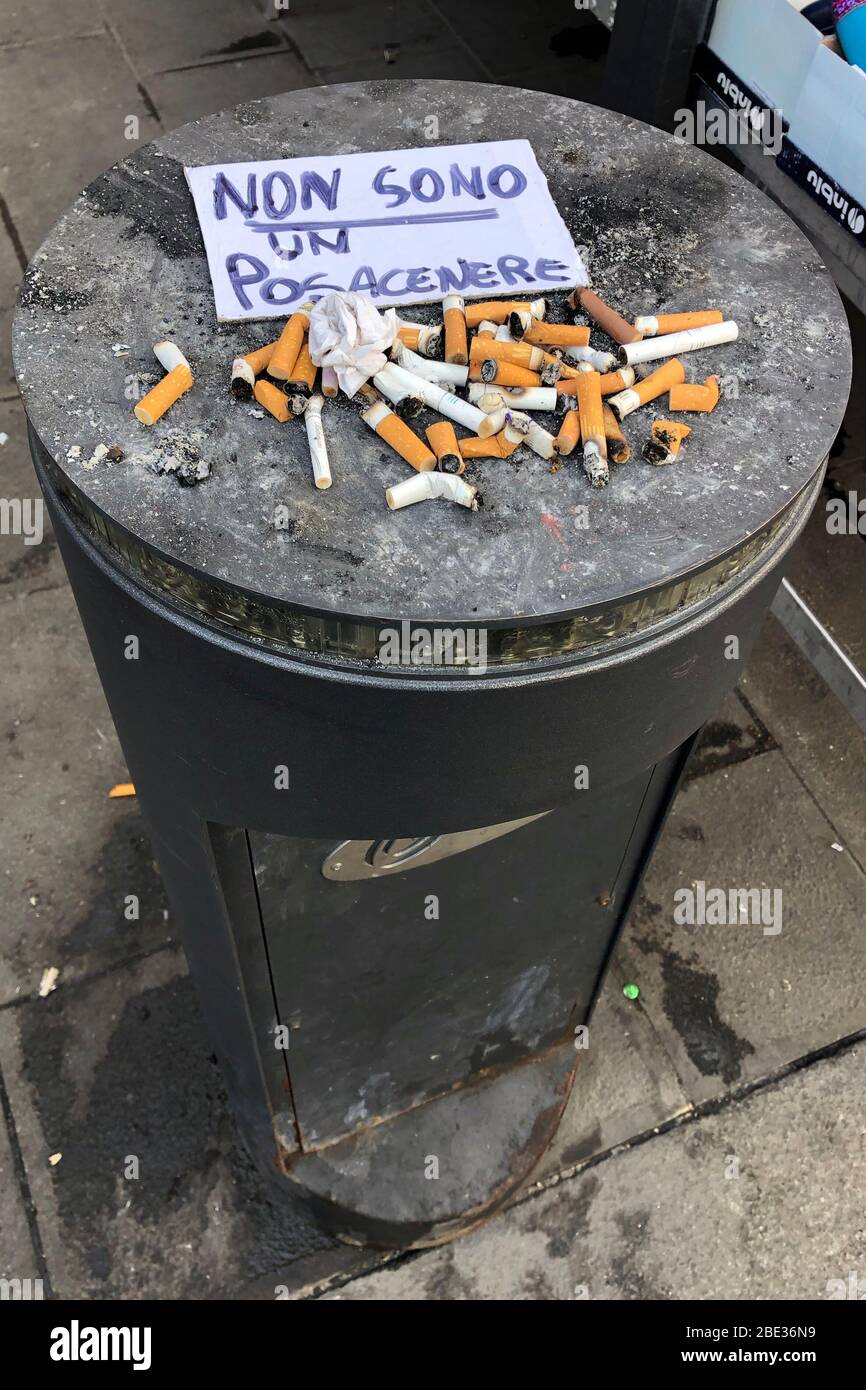 Ferrara, Italie. 4 janvier 2019. Cigarettes et fumer à Ferrara, Italie. Crédit: Filippo Rubin / Alay Live News Banque D'Images