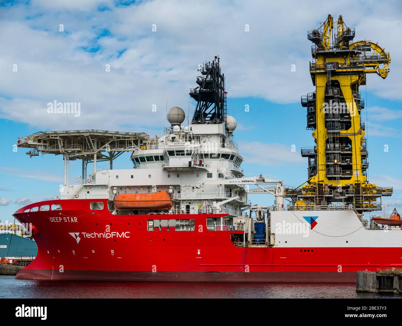 Technip Deep Star, bateau offshore polyvalent, Leith Harbour, Édimbourg, Écosse, Royaume-Uni Banque D'Images