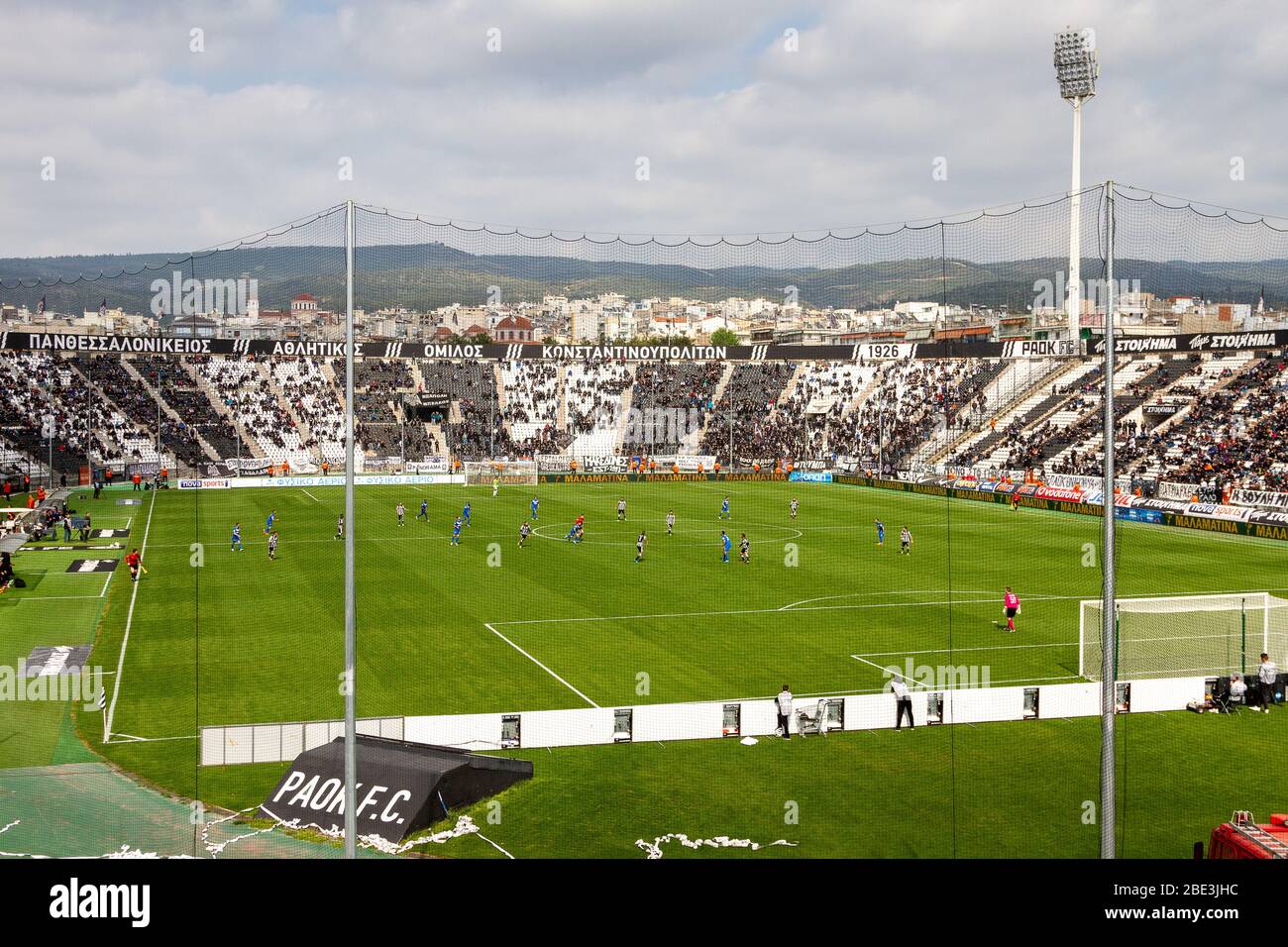 Le stade de football de POK Thessalonique dans le quartier de Toumba, Thessalonique, Grèce. Banque D'Images