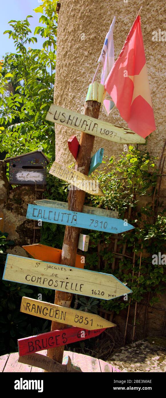Panneau amusant Comino route Monts du Forez Auvergne Rhône Alpes France Banque D'Images