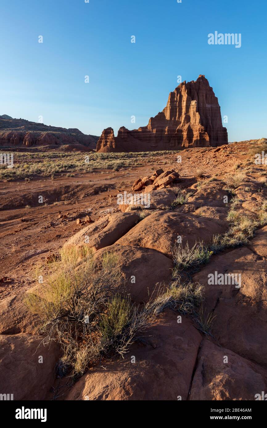 Temple du Soleil dans la vallée de la cathédrale du parc national de Capital Reef Banque D'Images
