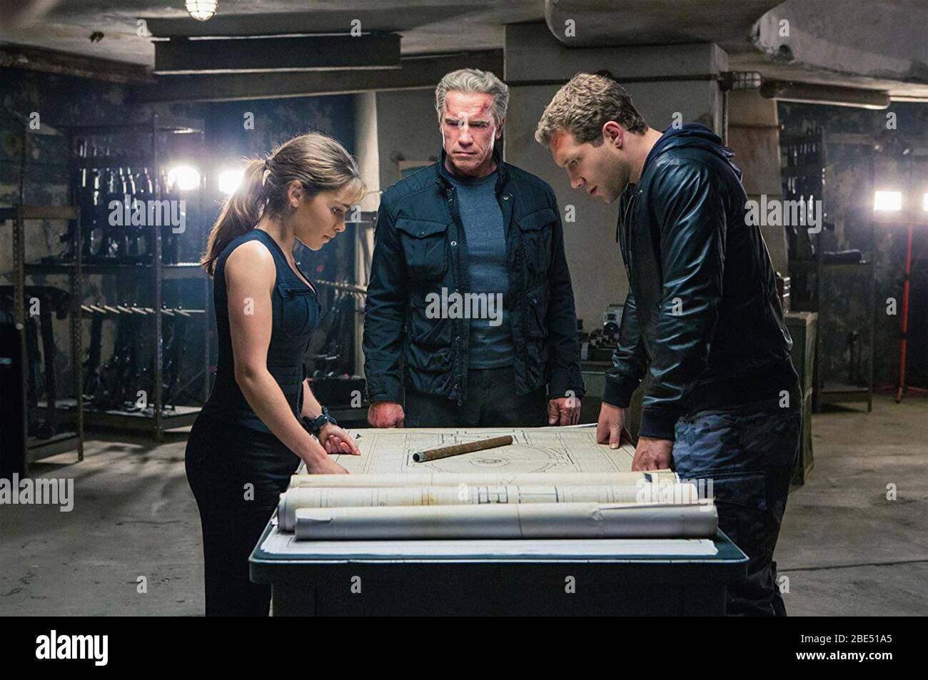 TERMINATOR GENISYS 2015 Paramount Pictures film de gauche: Emilia Clarke, Arnold Schwarzenegger, Jai Courtney Banque D'Images