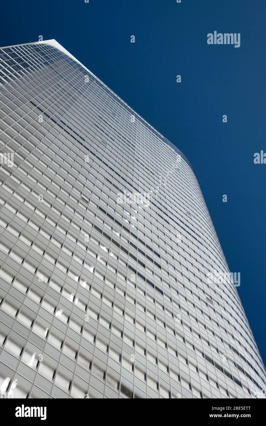 Bâtiment Dentsu sans nuages. Shiodone, Tokyo, Japon Banque D'Images