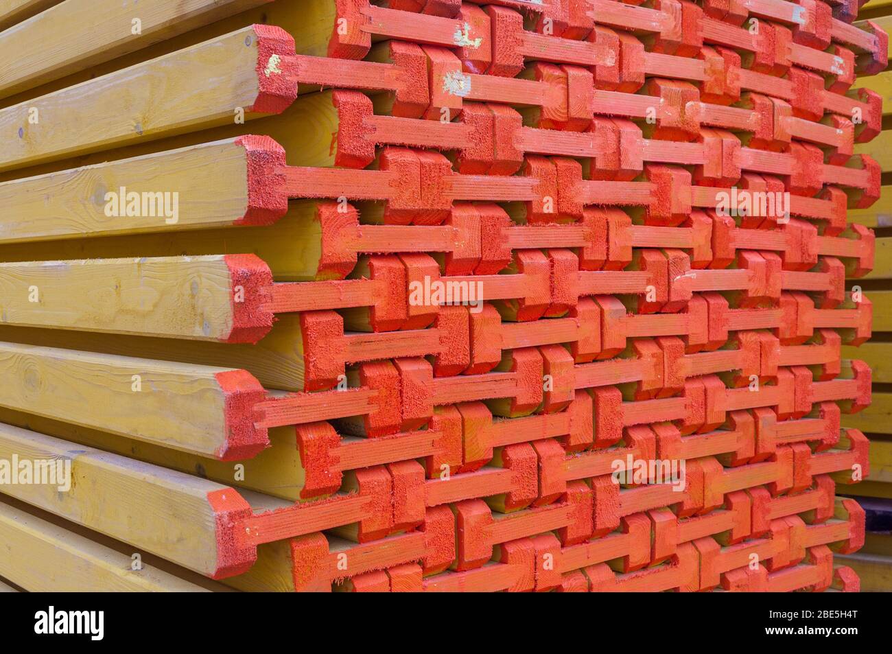 Stock préparé pour les travaux de béton dans la construction d'un bâtiment en béton. Panneaux de coffrage pour la construction Banque D'Images