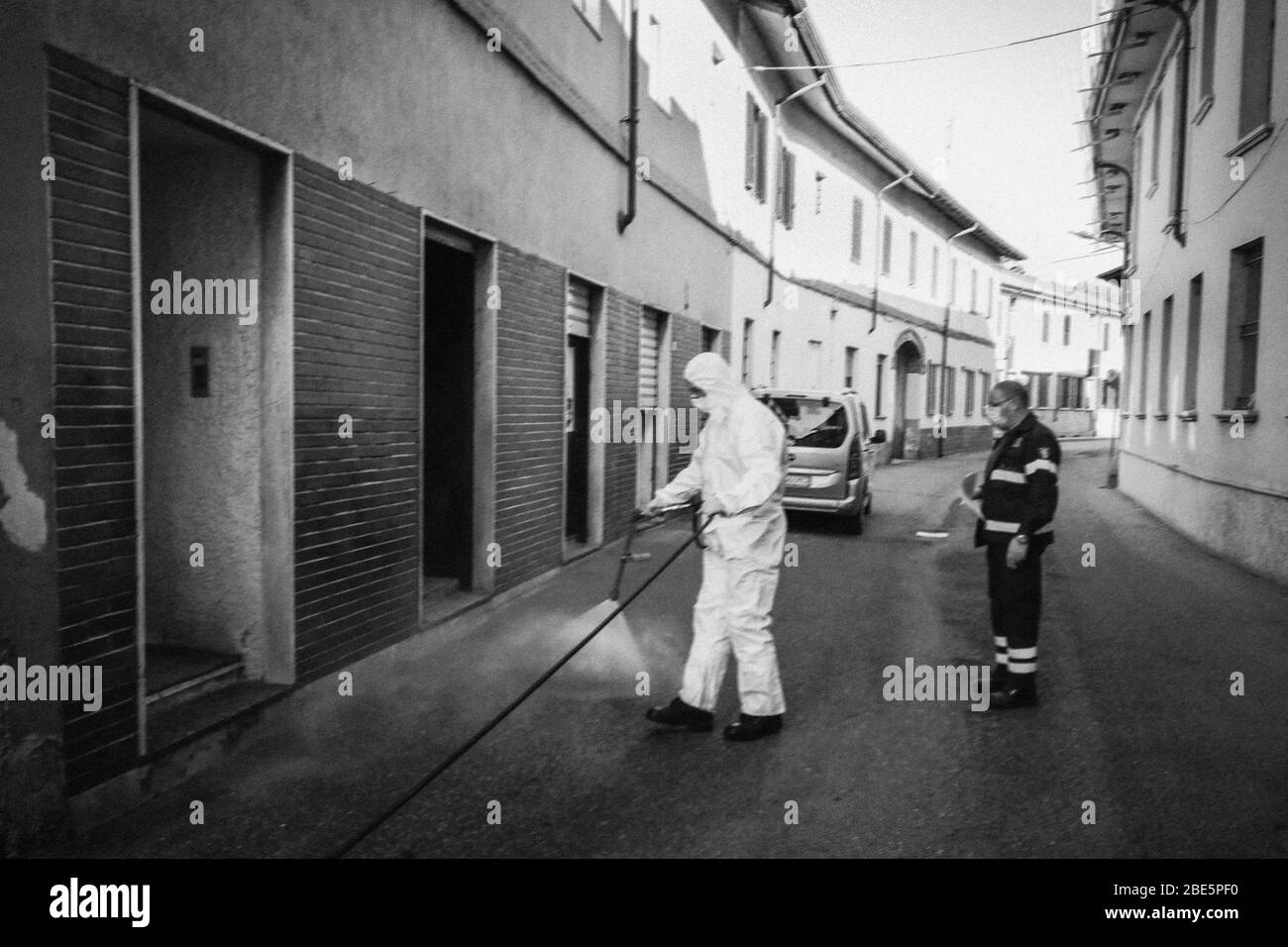 Italie, Lombardie, Ossona, assainissement du pays par les pompiers Banque D'Images