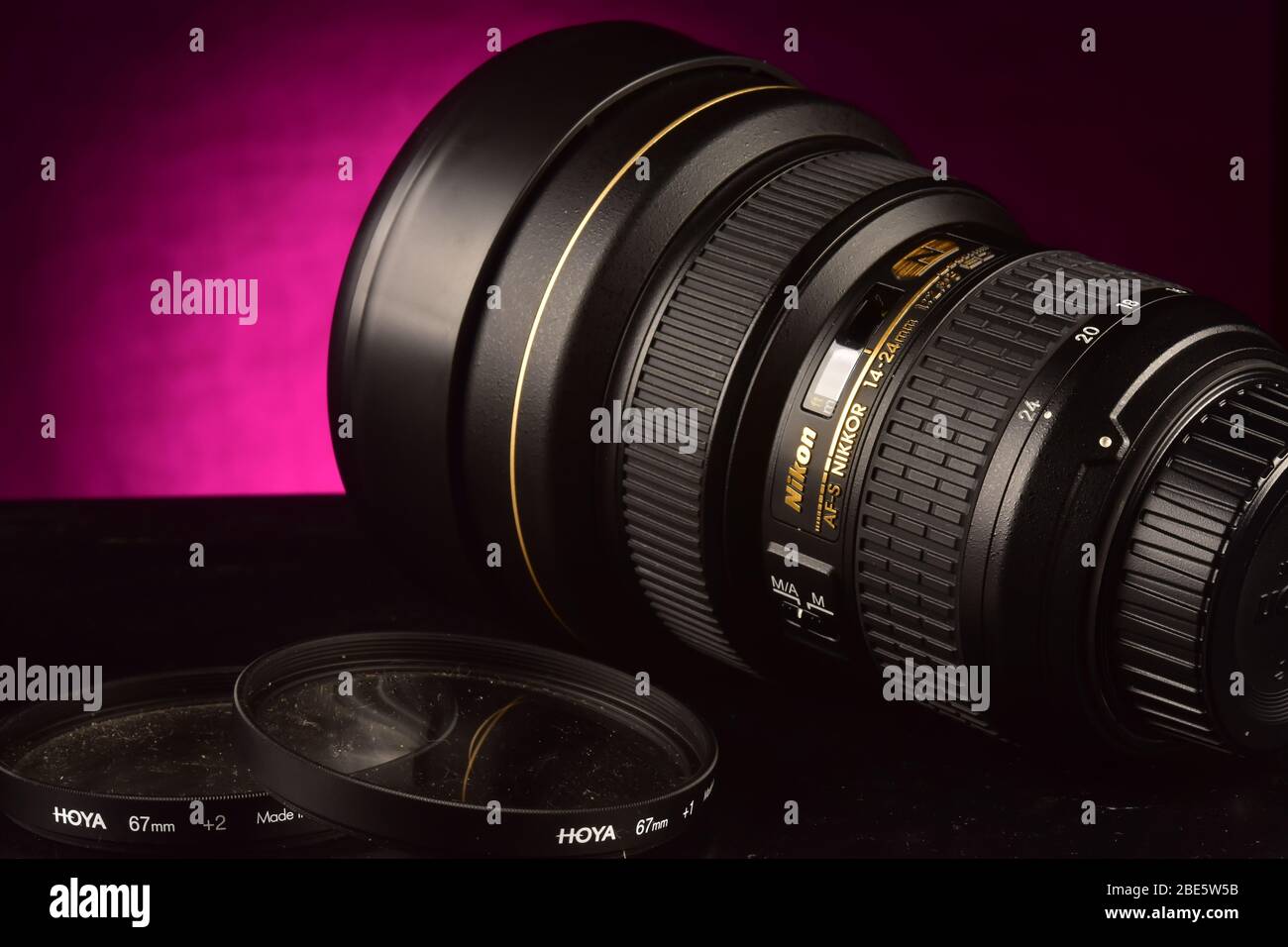 Zoom Nikon objectif 14-24 mm sur studio Banque D'Images