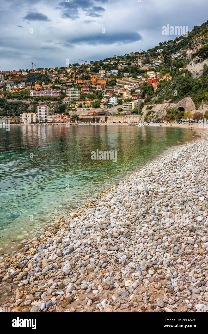 Plage et mer à Villefranche sur Mer sur la Côte d'Azur en France Banque D'Images