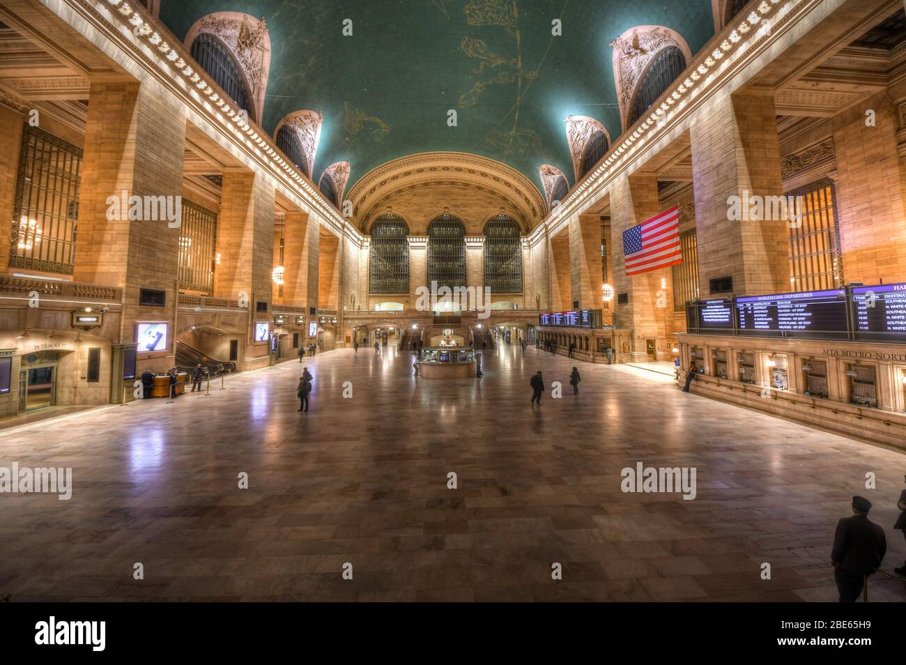 Le terminal Grand Central à l'heure de pointe est presque vide pendant l'arrêt de New York City pour le coronavirus, covid-19, pandémie Banque D'Images