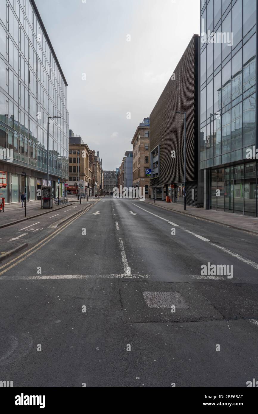 Glasgow, Royaume-Uni. 12 avril 2020. Les rues vides et les autoroutes de Glasgow et des environs, tandis que le verrouillage du Coronavirus se poursuit et que les résidents continuent de rester à la maison. Crédit: Richard Gass/Alay Live News Banque D'Images