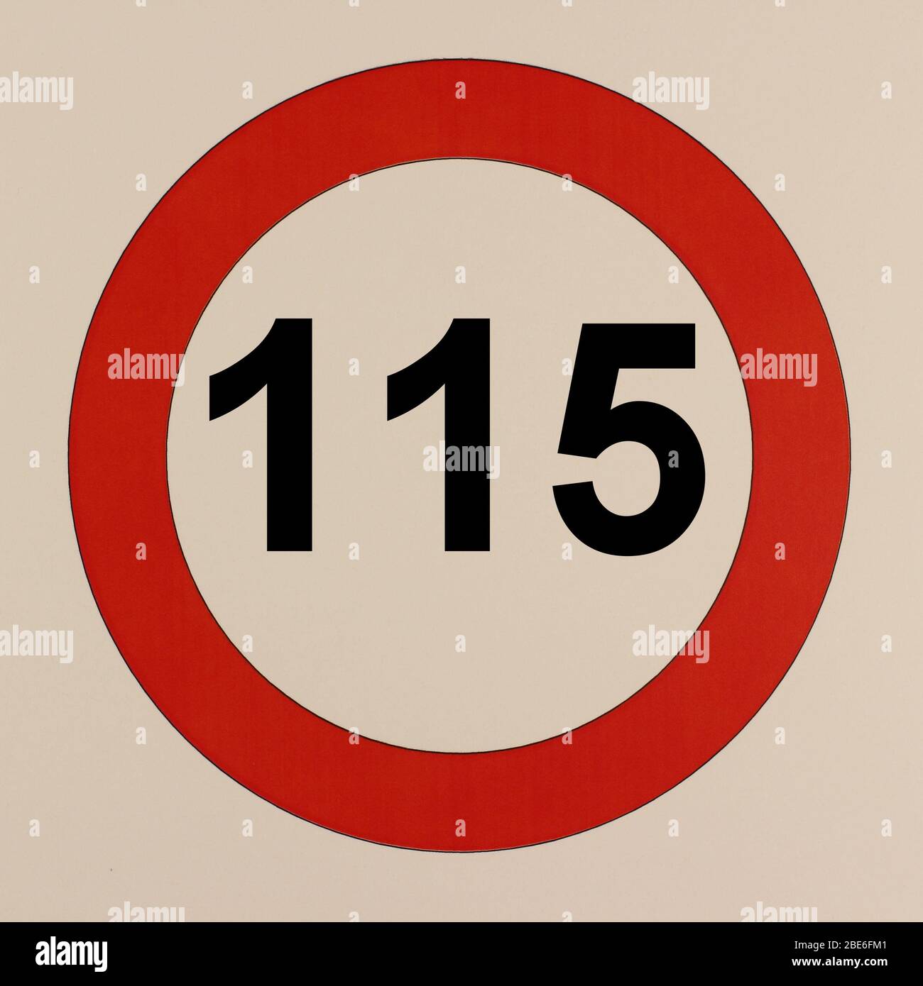 Illustration des Straßenverkehrszeichens 'maximum Geschwindigkeit 115 km pro Stunde' Banque D'Images