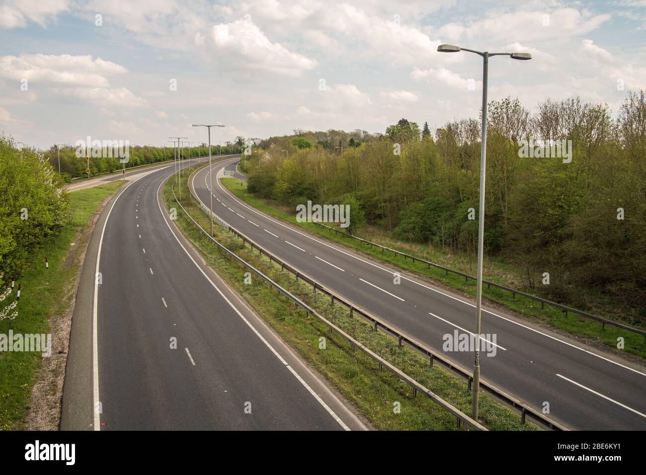 Autoroute   calme pendant l'épidémie de covid-19 près de Kettering Northamptonshire Royaume-Uni. Banque D'Images