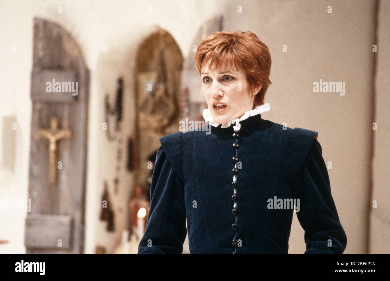 DOUZIÈME NUIT par Shakespeare design: Kit Surrey costumes: Deirdre Clancy réalisateur: Bill Alexander Harriet Walter (Viola) Royal Shakespeare Company (RSC), Royal Shakespeare Theatre, Stratford-upon-Avon 07/07/1987 Banque D'Images