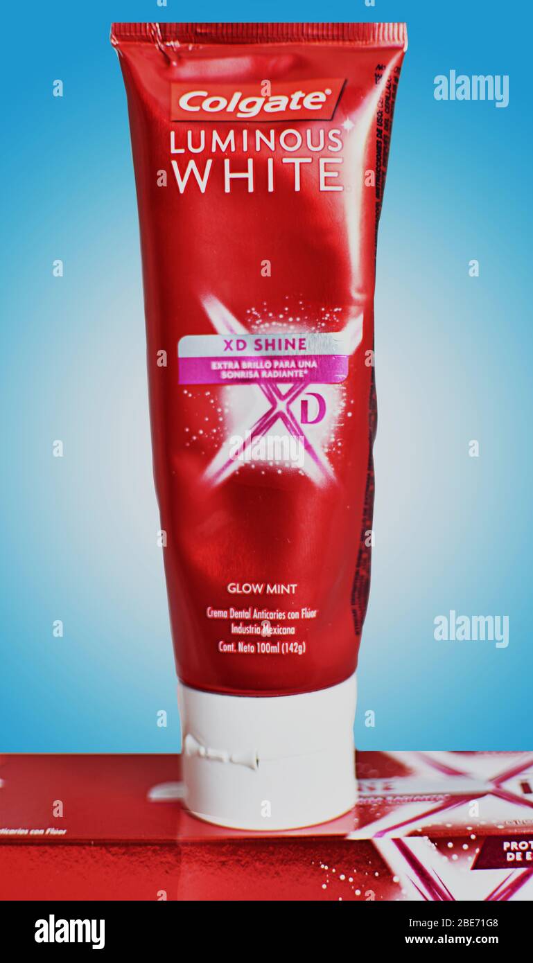 photo de produit blanc lumineux colgate Banque D'Images