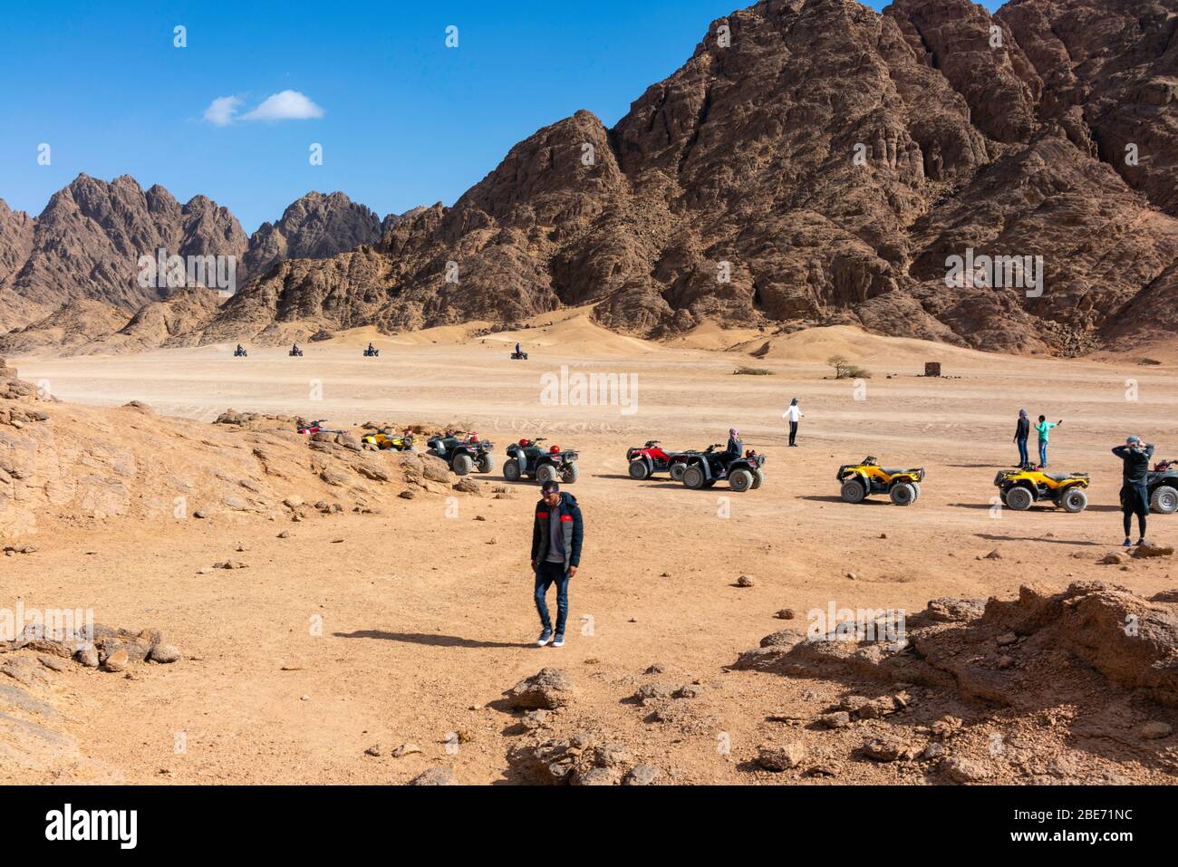 Image du désert du Sinaï, au sud, lors d'un safari El Sherif, près de Sharm el-Sheikh, Egypte. Banque D'Images Image du désert du Sinaï, au sud, lors d'un safari El Sherif, près de Sharm el-Sheikh, Egypte. Banque D'Images
