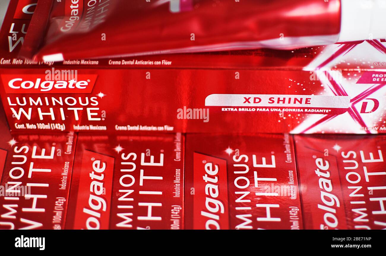 photo de produit blanc lumineux colgate Banque D'Images