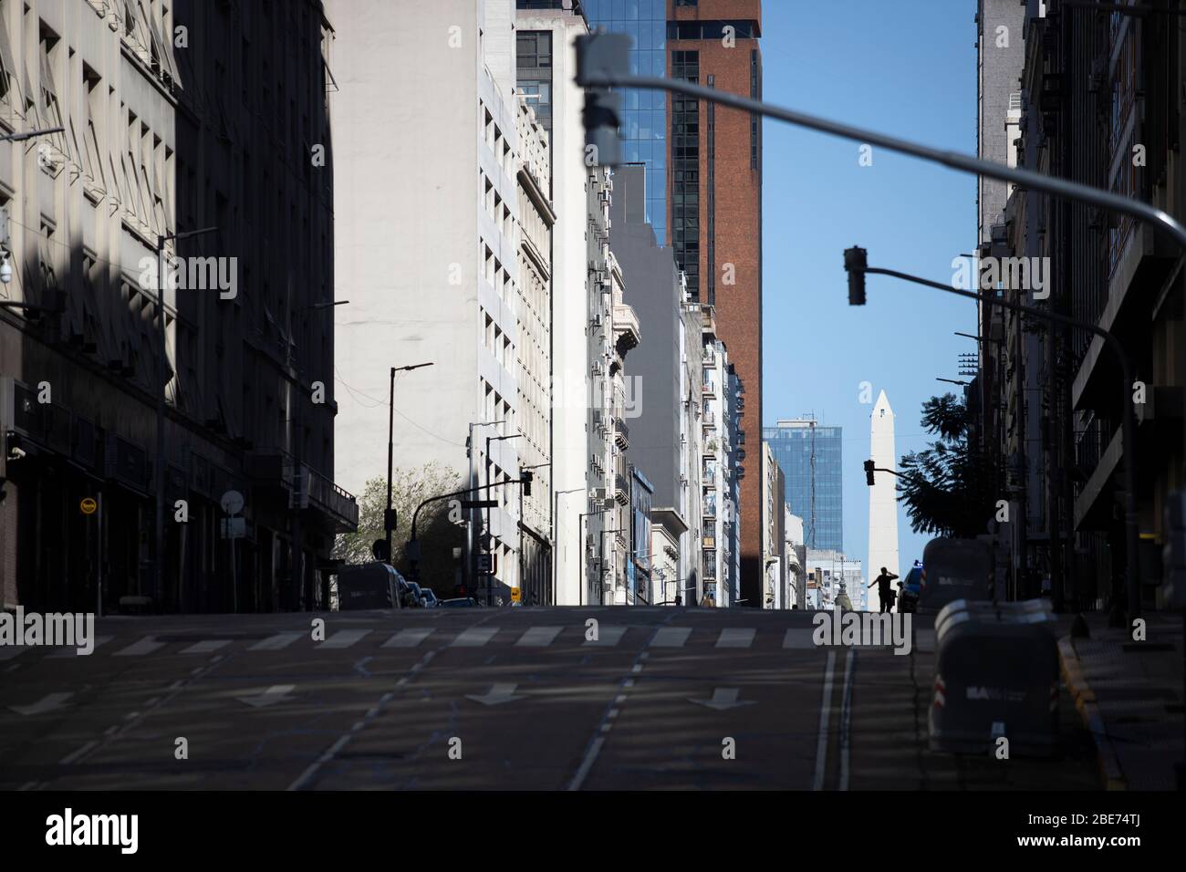 Buenos Aires, Argentine - 04 avril 2020: Les rues vides de Buenos Aires voient pendant l'état de quarantaine à Buenos Aires, Argentine Banque D'Images