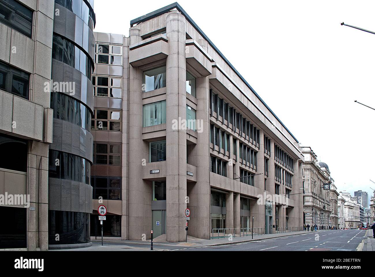 Architecture des années 1970 façade en pierre Banque nationale de Paris, 10 King William StCandlewick, Londres EC4N par Fitzroy Robinson & Partners Banque D'Images