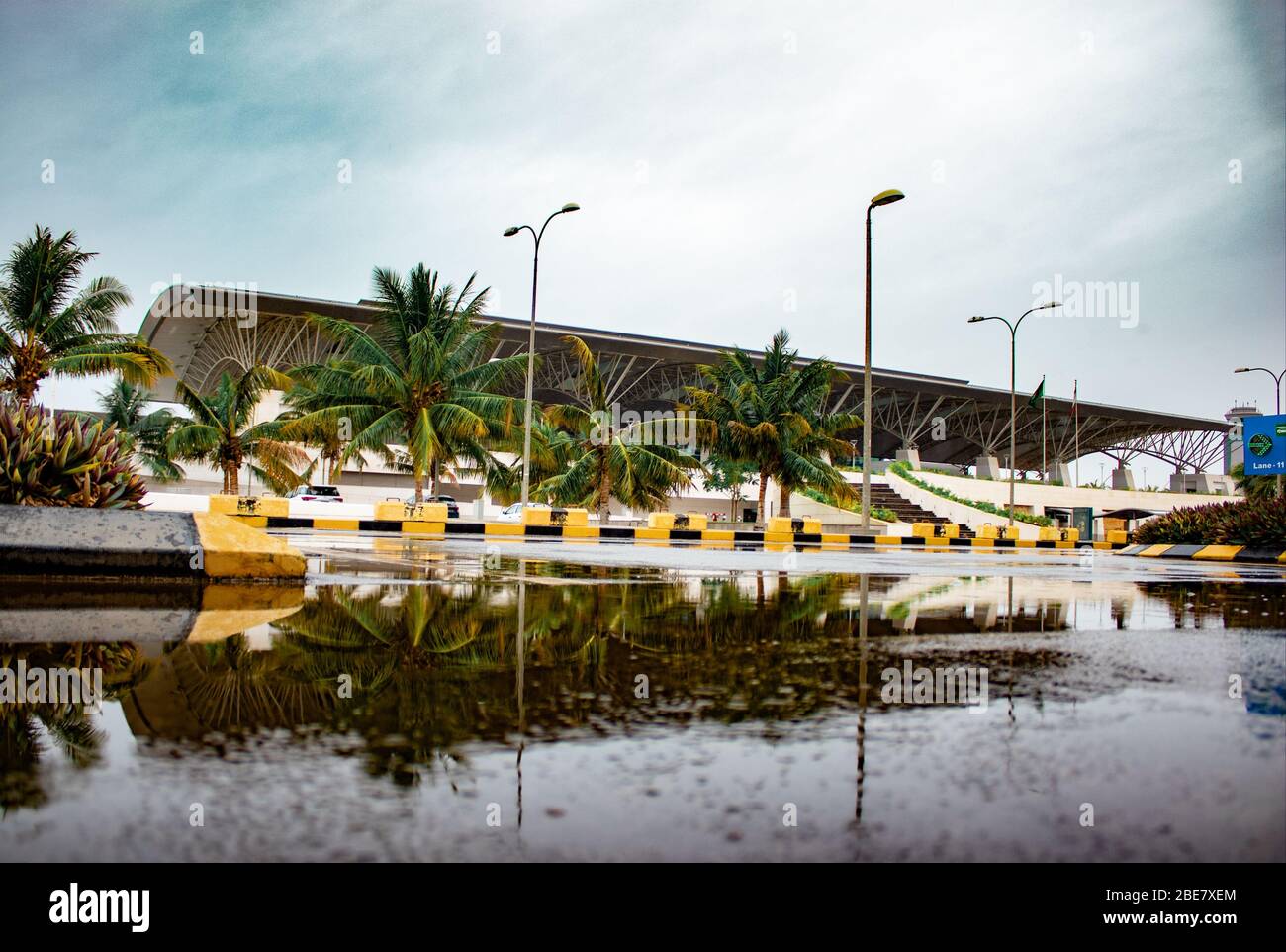 Jour de pluie à l'aéroport international de Salalah juste avant une tempête, Sultanat d'Oman . c'est un aéroport international de passagers. Banque D'Images