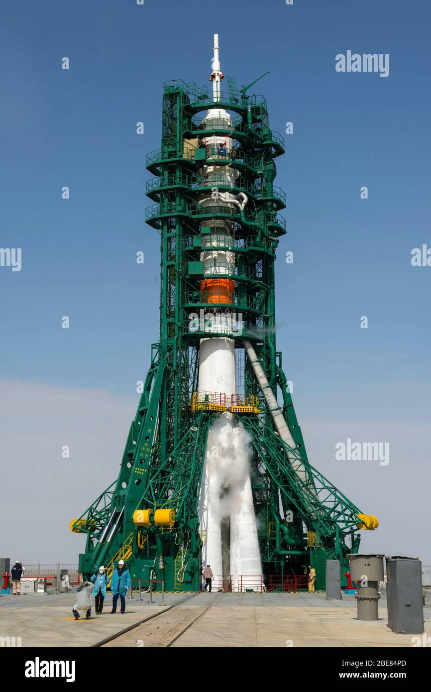 BAÏKONOUR, KAZAKHSTAN - 09 avril 2020 - la fusée Soyouz avec l'expédition 63 membres Chris Cassidy de la NASA, Ivan Vagner et Anatoly Ivanishin de Ros Banque D'Images