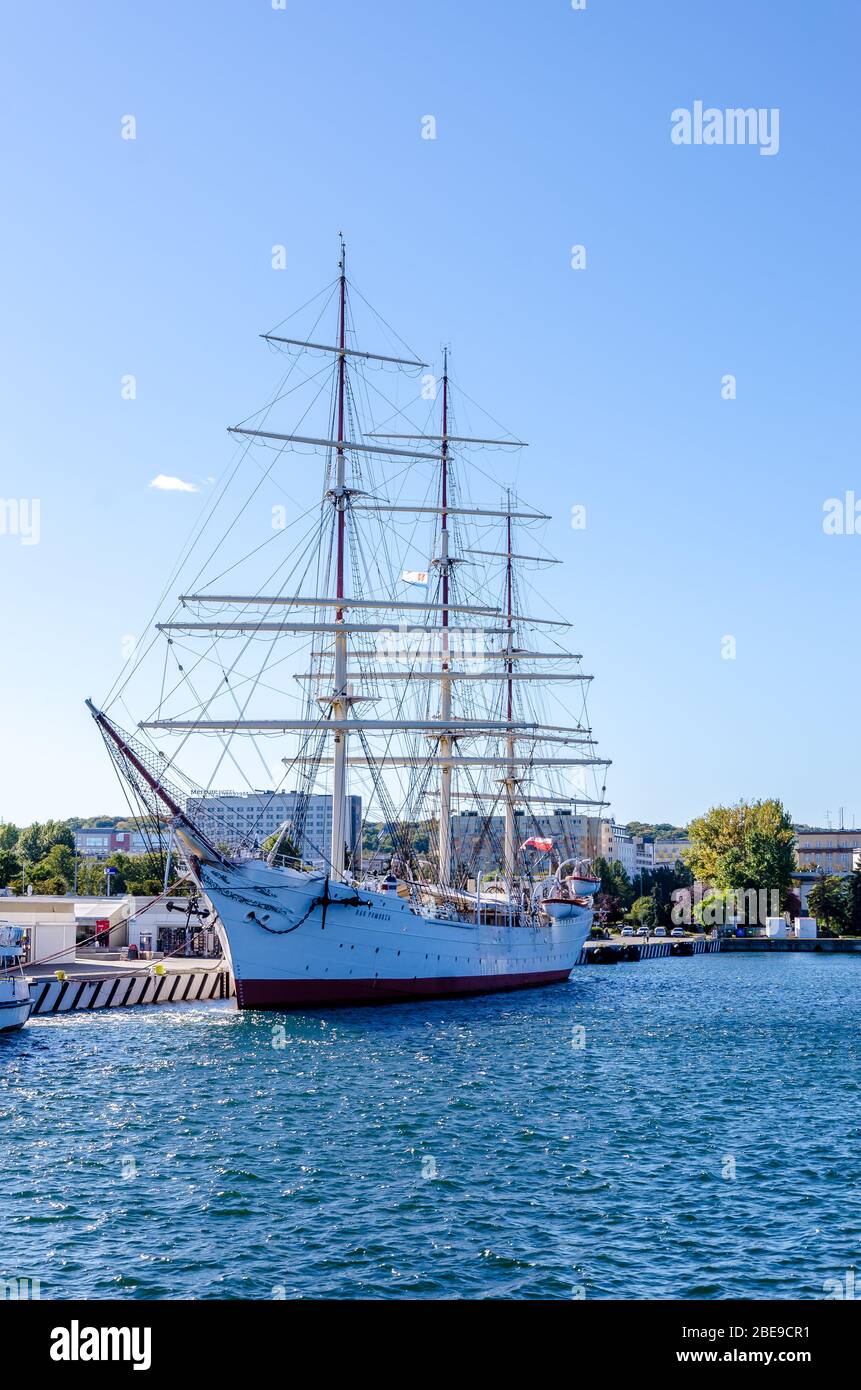 GDYNIA , POLOGNE 24 SEPTEMBRE 2018 : le bateau à voile « dar Pomorza », un célèbre navire muséal aujourd'hui amarré à Gdynia. Banque D'Images