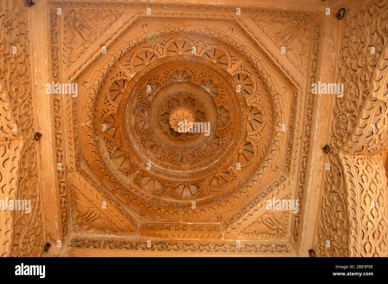 Détail plafond, Baba Ramdev ji temple ou Mandir, Jaisalmer, Rajasthan, Inde Banque D'Images