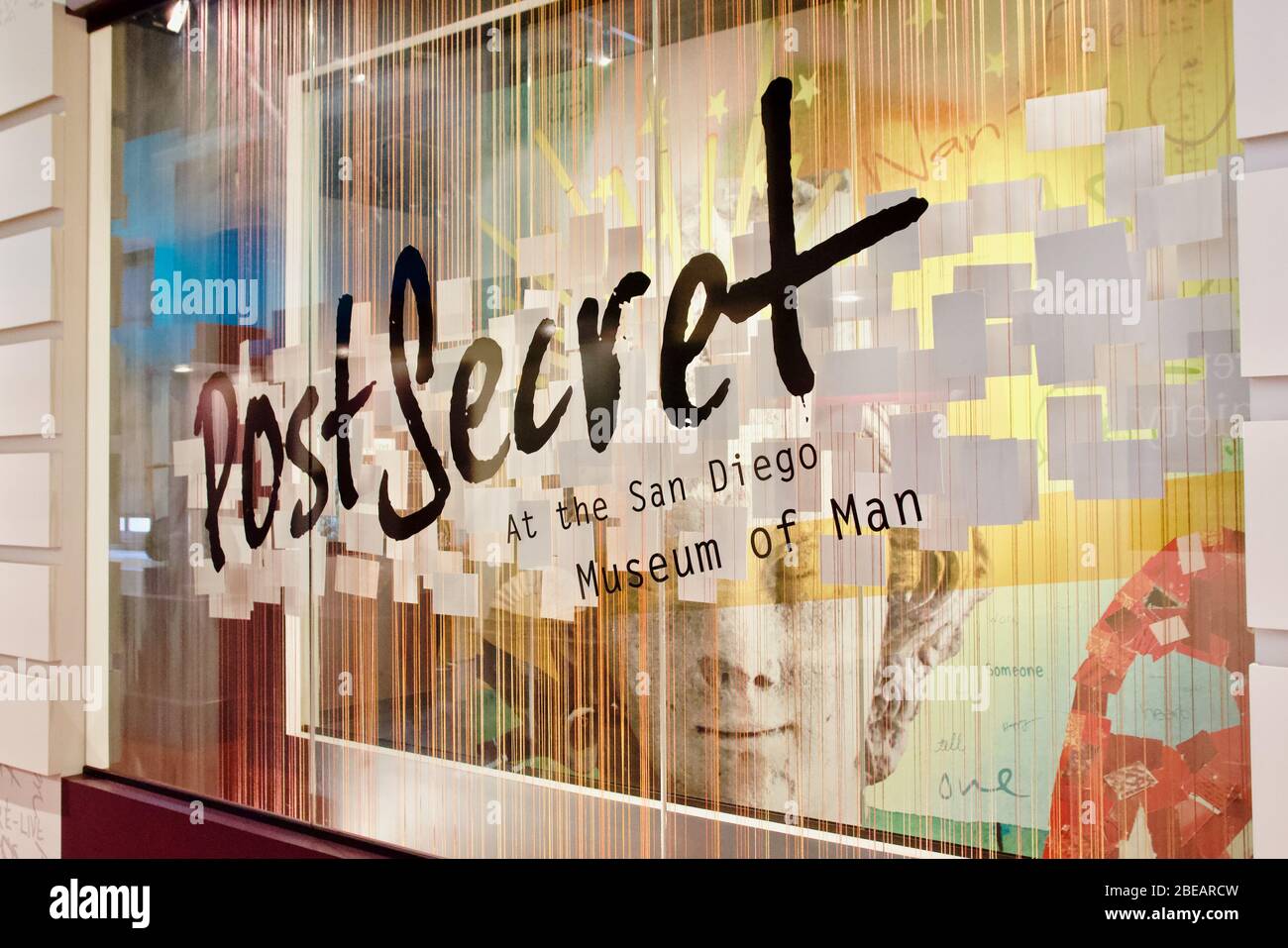Exposition PostSecret au Musée de l'Homme de San Diego Banque D'Images