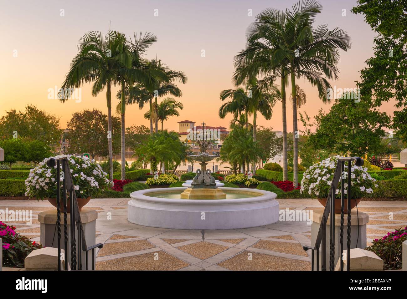 Lakeland, Floride, États-Unis jardins au crépuscule. Banque D'Images